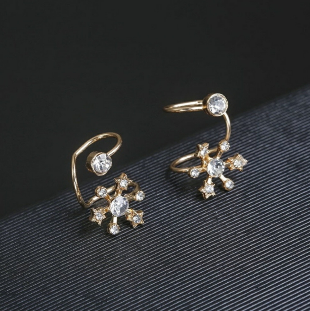 💥3/$12 Gold Snowflake and Star Rhinestone Earcuffs